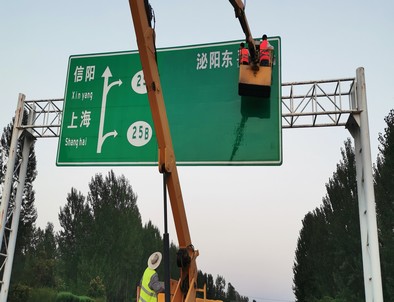 赣州赣州河南交通标牌